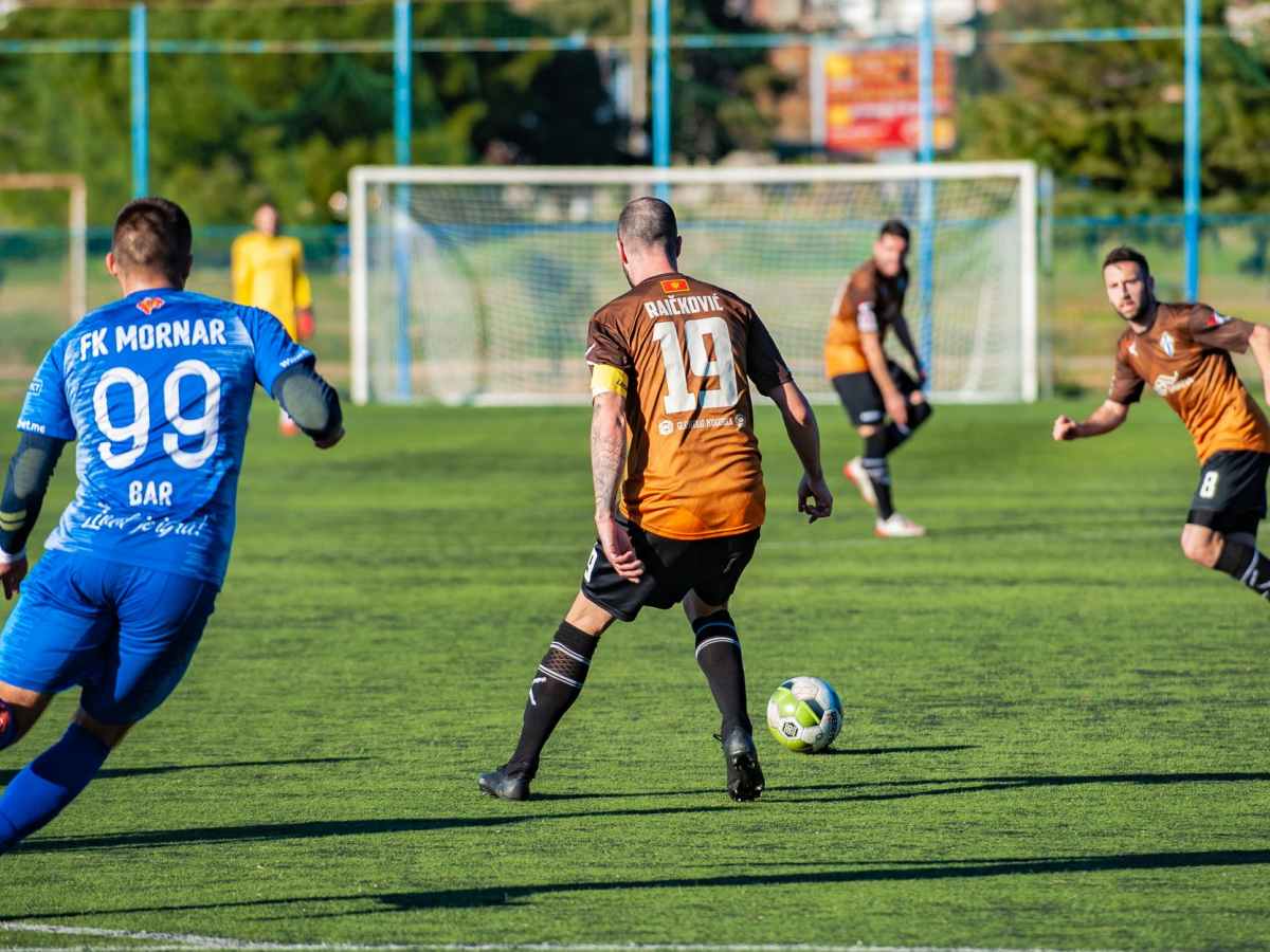 サッカーのポジションに見る、試合の負荷(Game Demands)の違いとリコンディショニング